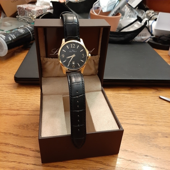 Man' watch - Picture 3 of 8